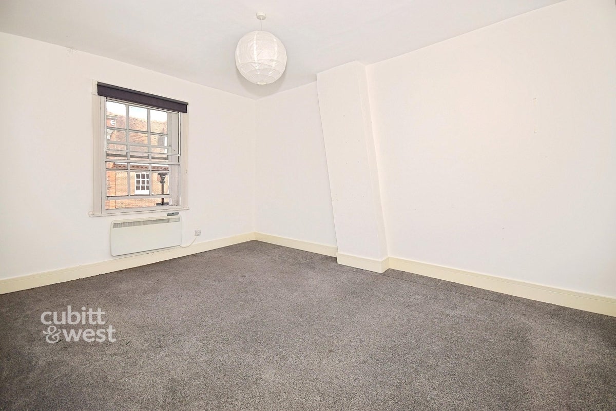 Flat Lorne Road in Portsmouth