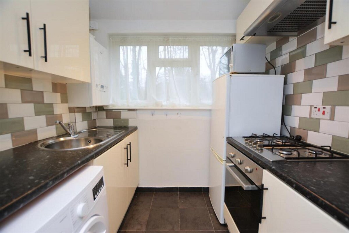 Flat Windsor Avenue in Greater London
