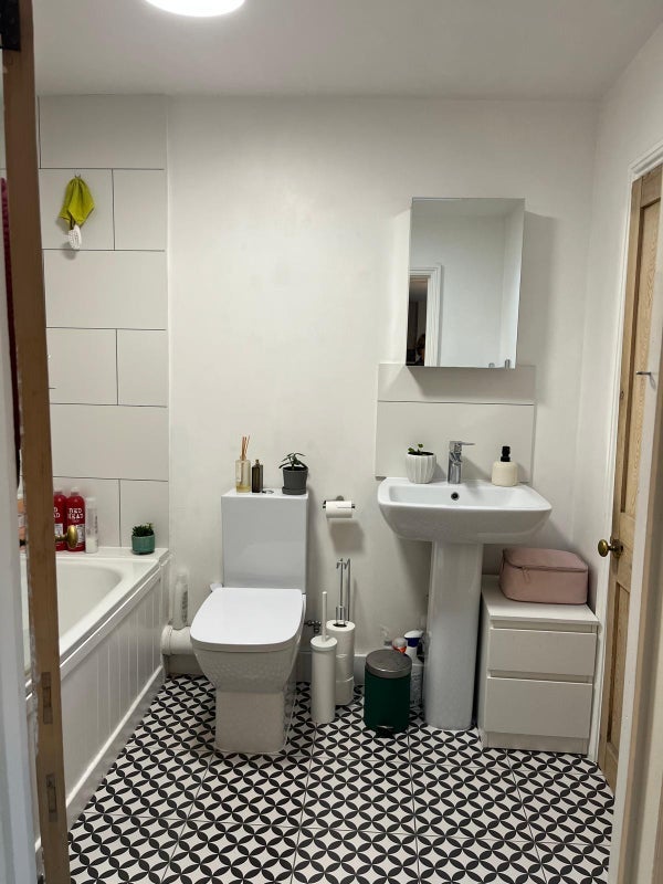 Room Brackenbury Road in Greater London