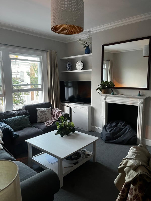 Room Brackenbury Road in Greater London