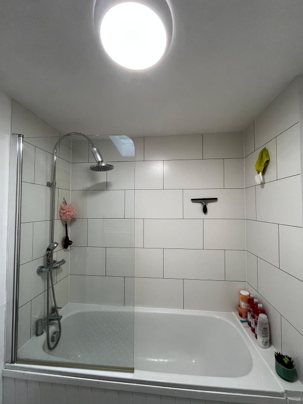Room Brackenbury Road in Greater London