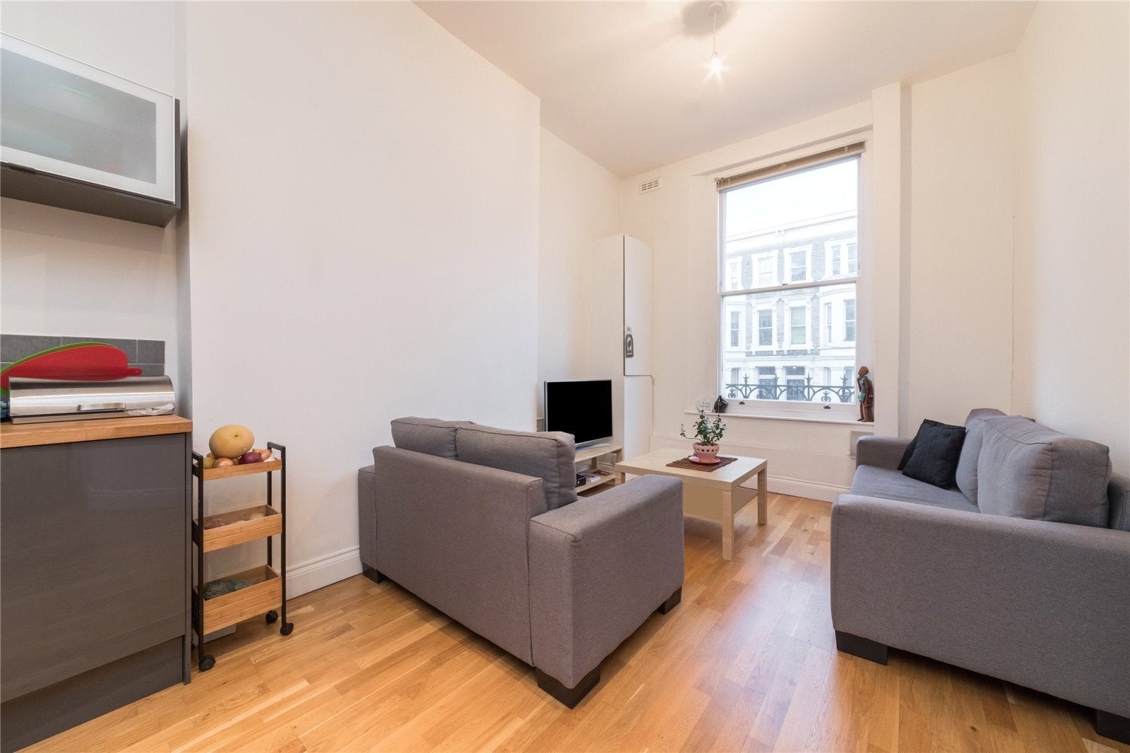 Flat Winchester Road in Greater London