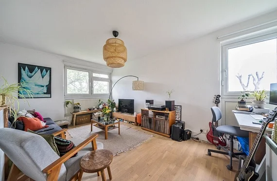 Flat Windley Close in Greater London