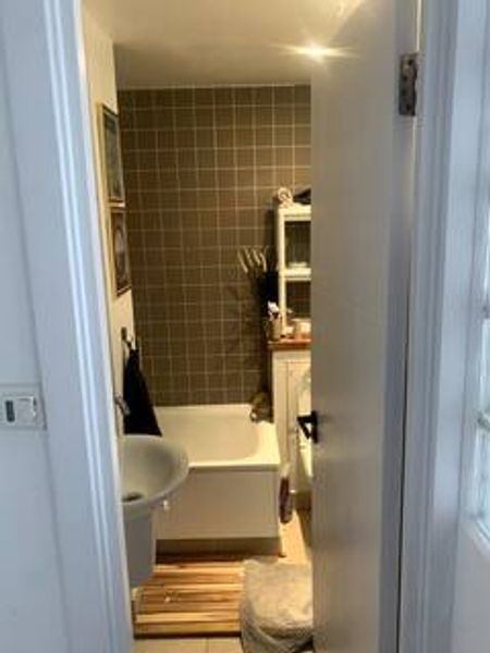 Flat Narford Road in Greater London