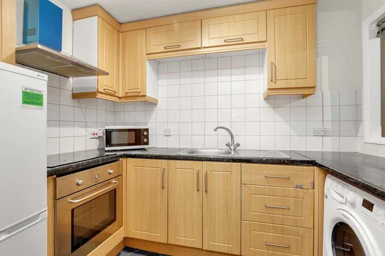 Flat Uxbridge Road in Greater London