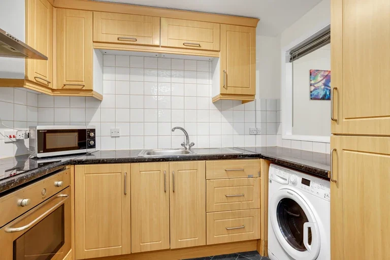 Flat Uxbridge Road in Greater London