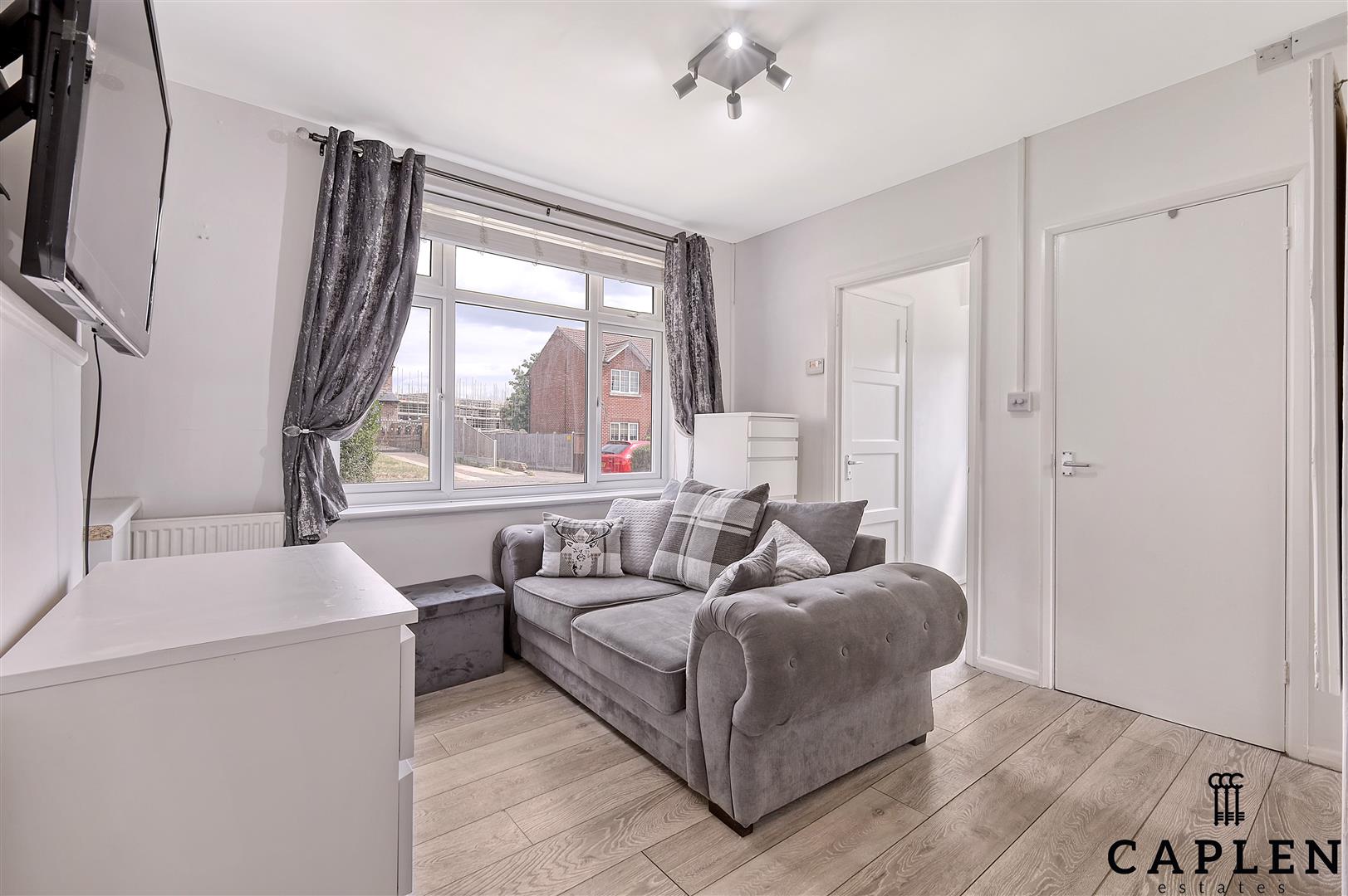 Flat Bryony Close in Epping Forest