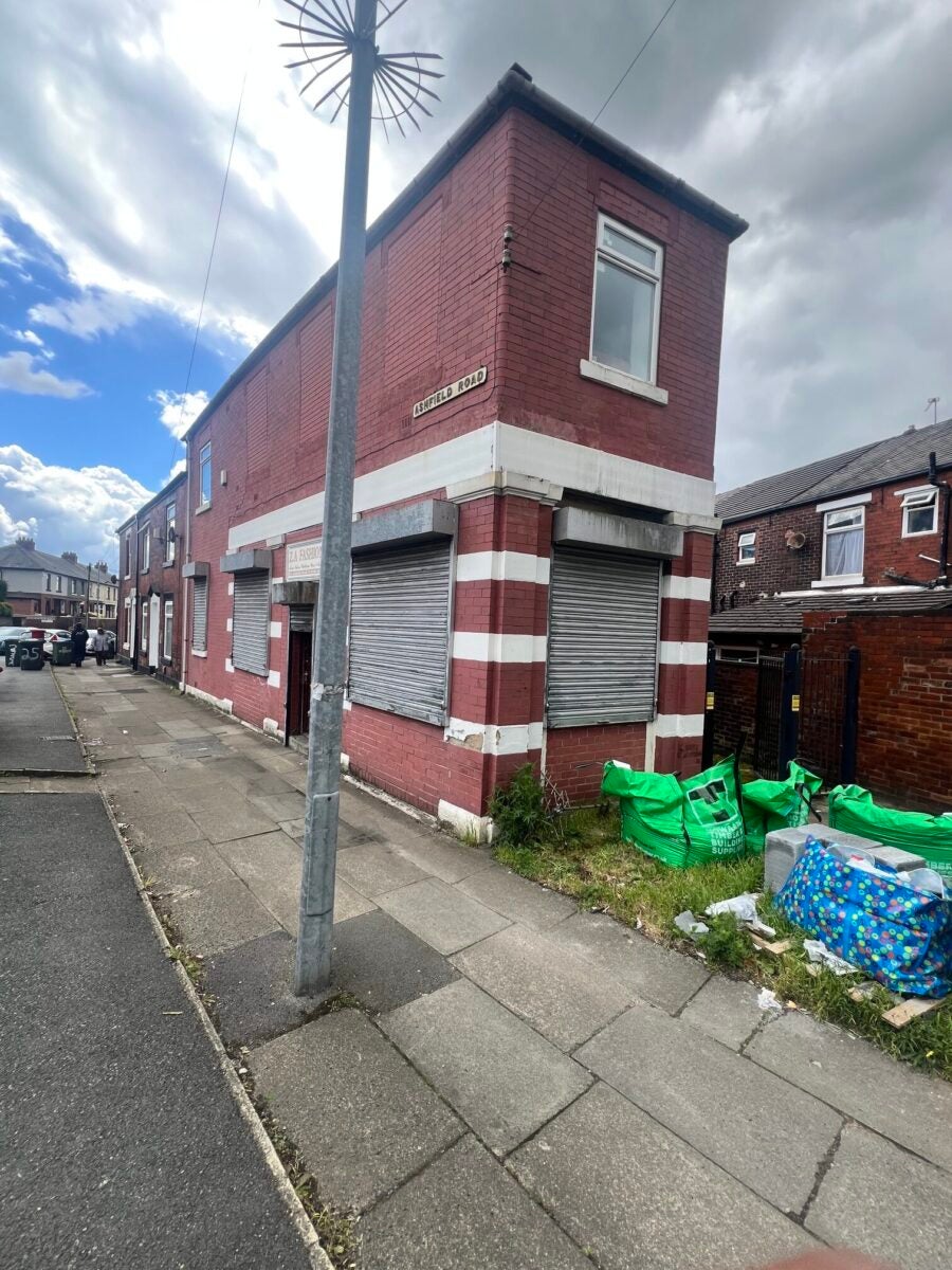 Flat Ashfield Road in Rochdale