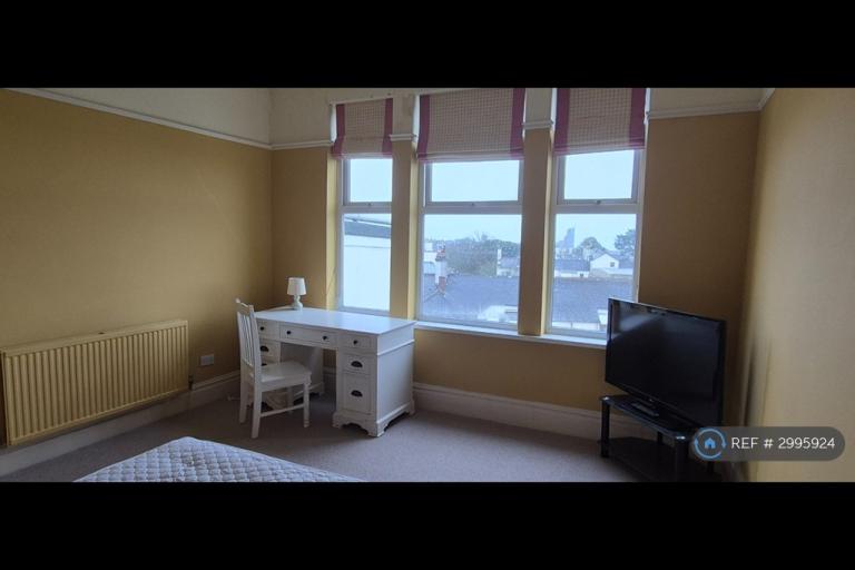 Room Lockyer Road in Plymouth