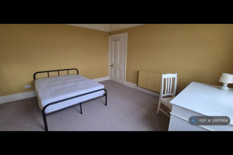Room Lockyer Road in Plymouth
