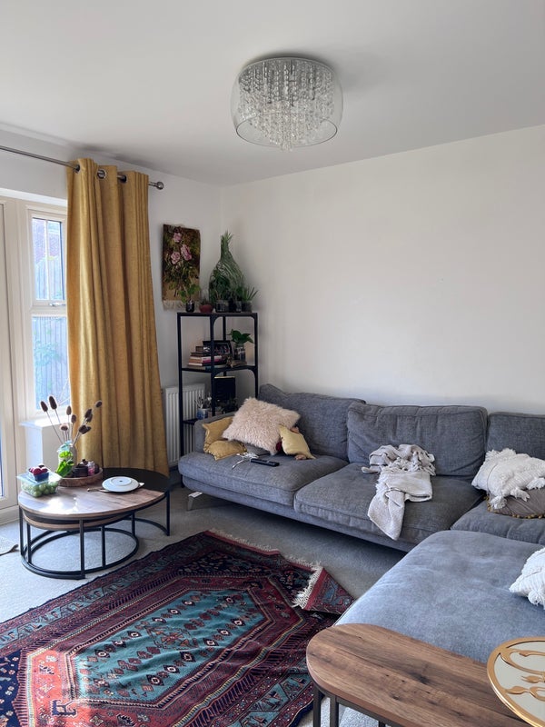 Room Asket Drive in Leeds
