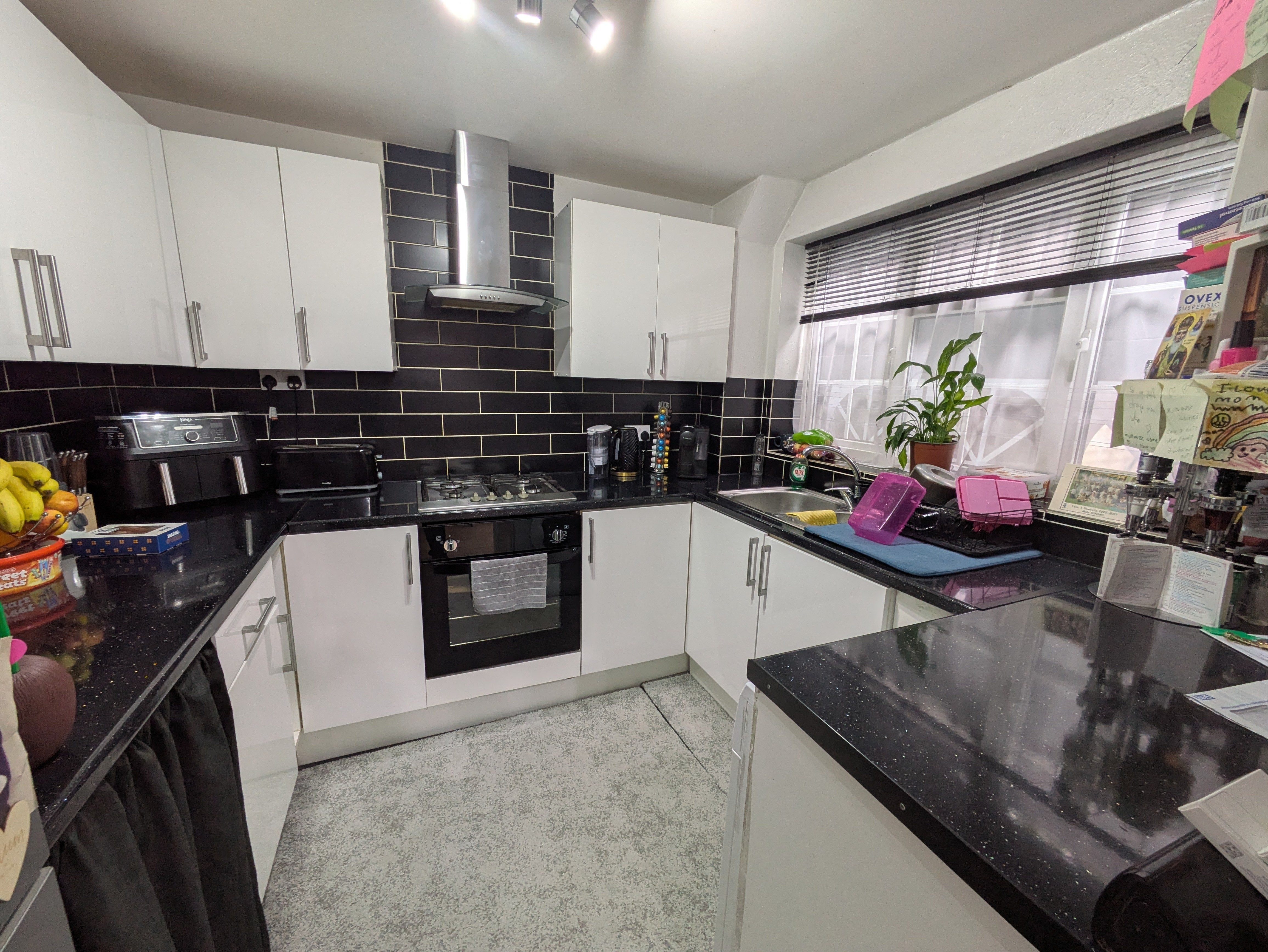 House Lyndhurst Close in Crawley