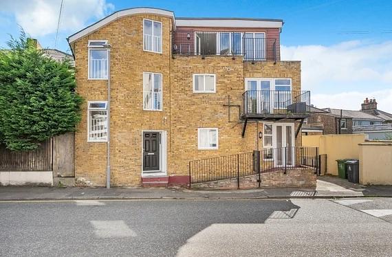 Flat Church Road in Greater London