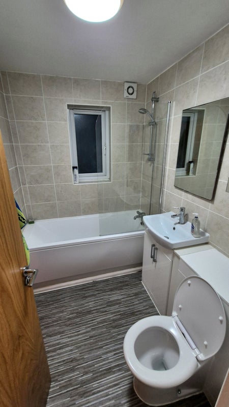 Room Myers Lane in Greater London