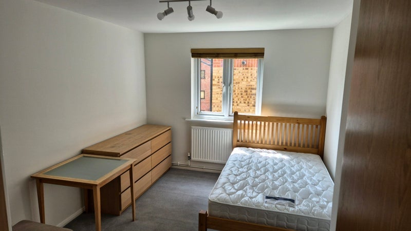 Room Myers Lane in Greater London