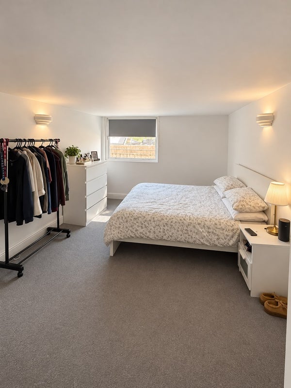 Flat Austin Road in Greater London