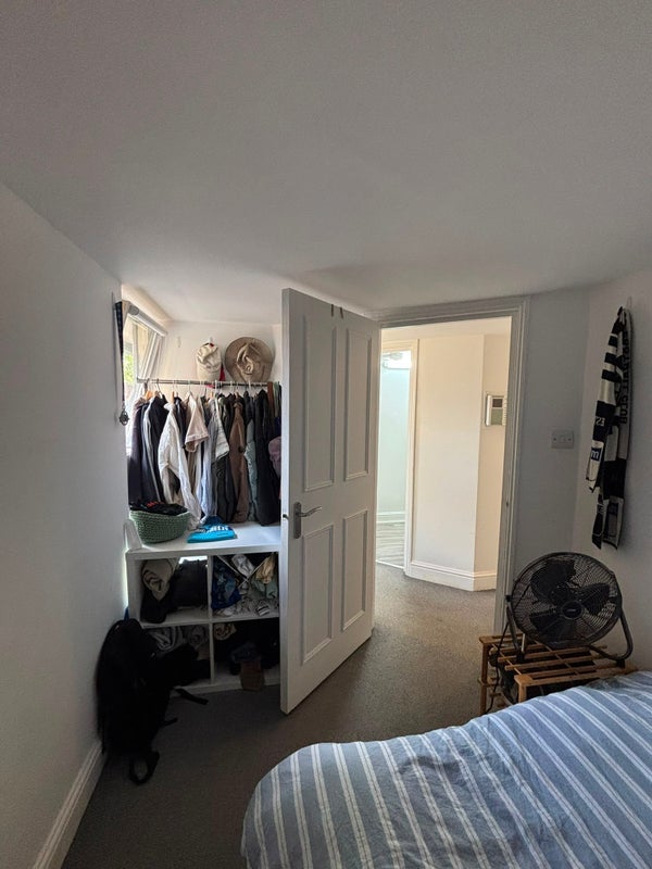 Flat Austin Road in Greater London