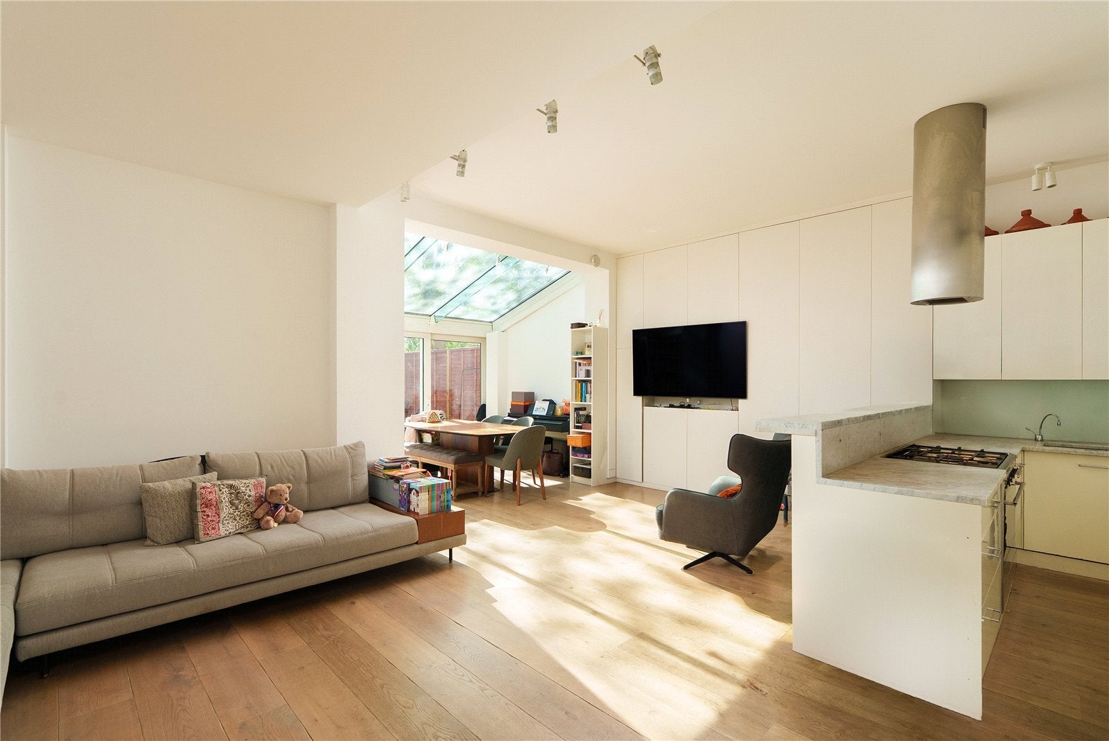 Flat Howitt Road in Greater London