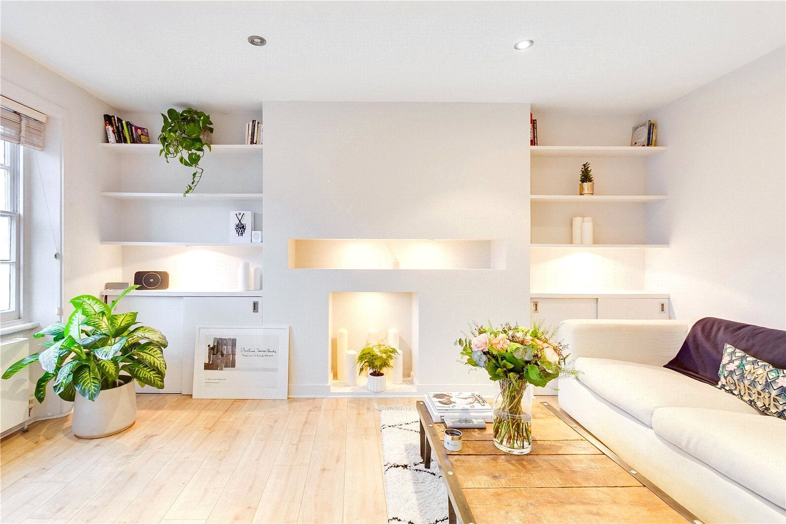 Flat Chepstow Road in City of Westminster