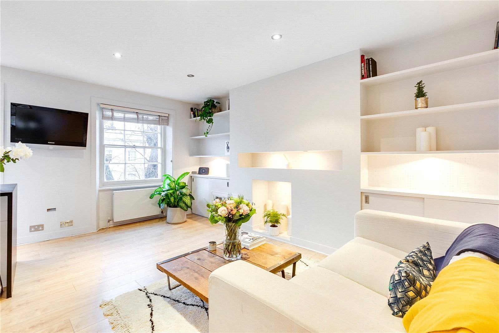 Flat Chepstow Road in City of Westminster