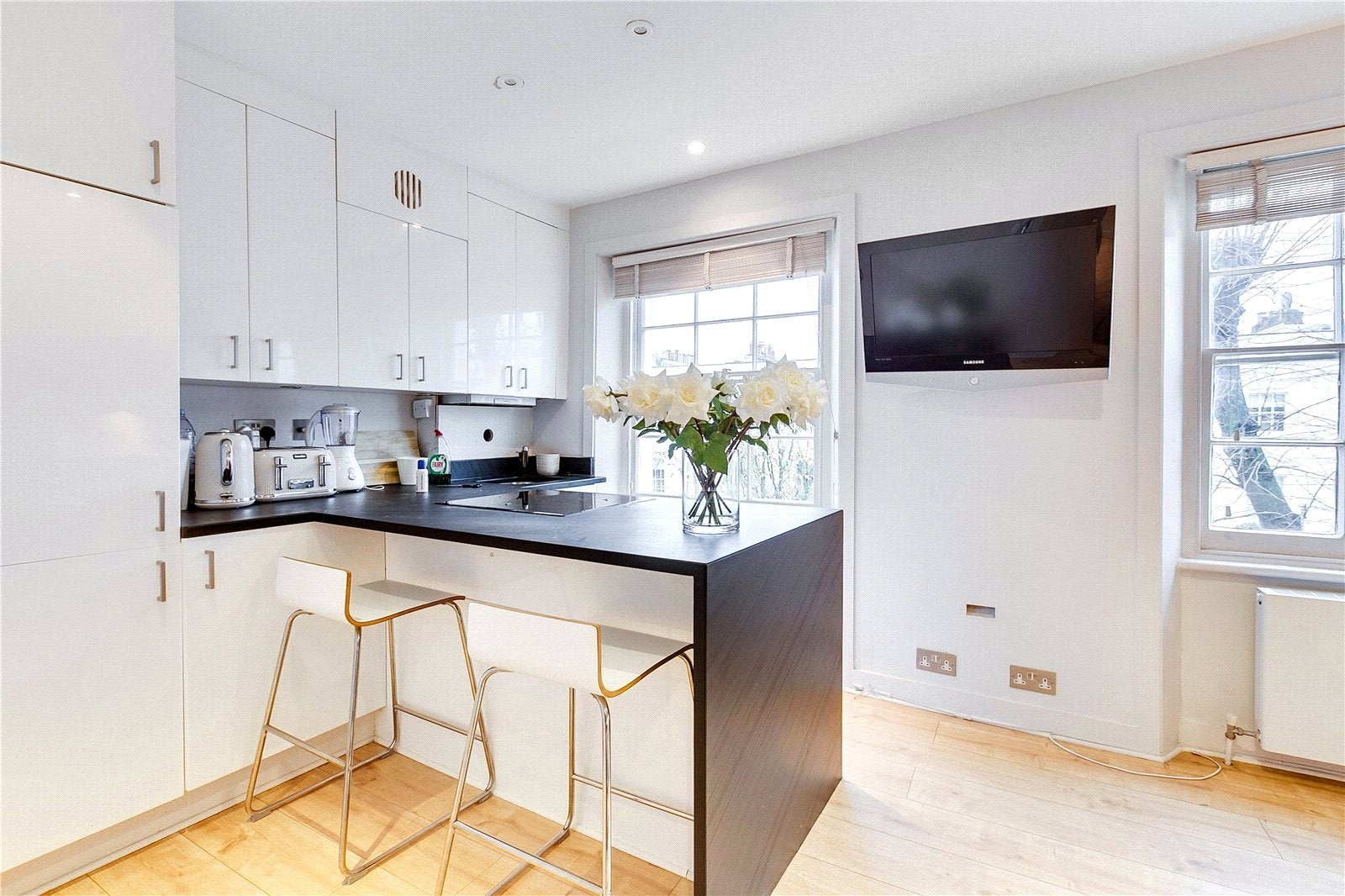 Flat Chepstow Road in City of Westminster