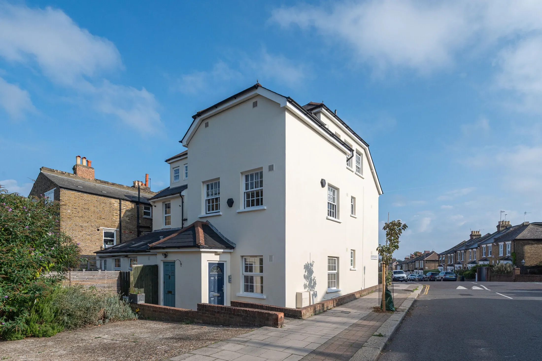 Flat Crebor Street in Greater London