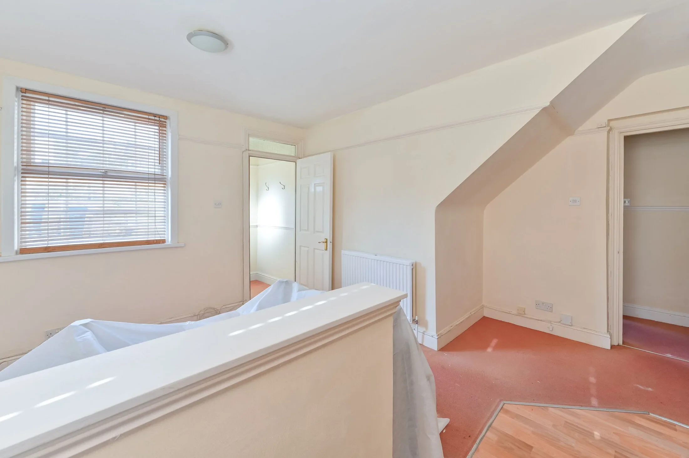 Flat Crebor Street in Greater London