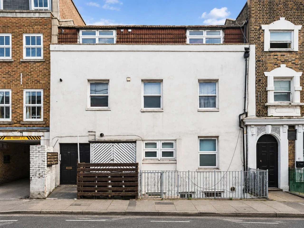 Flat Brooksby's Walk in Greater London
