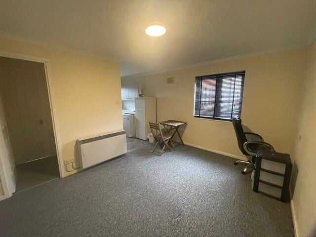 Flat Captains Place in Southampton