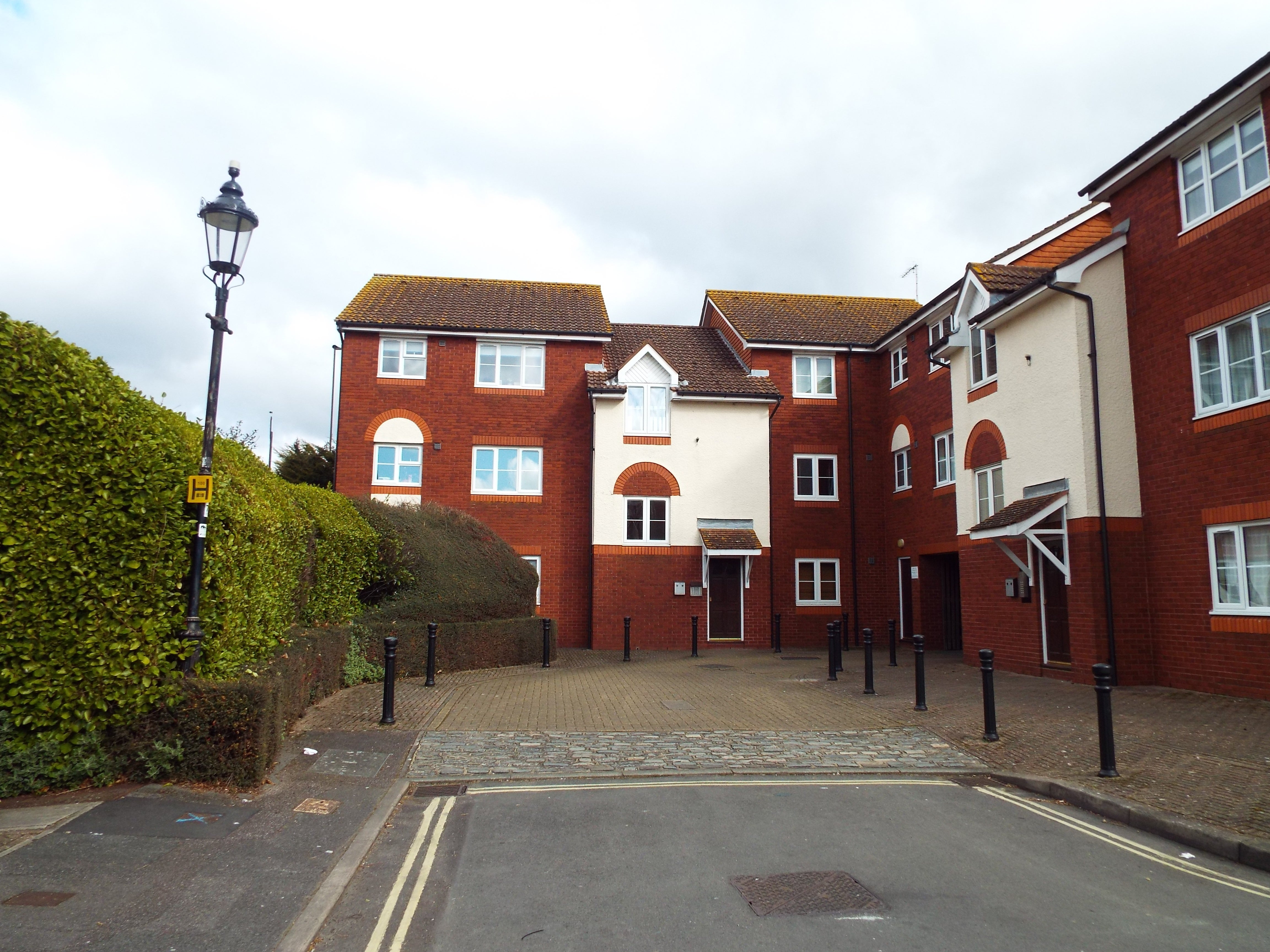 Flat Captains Place in Southampton