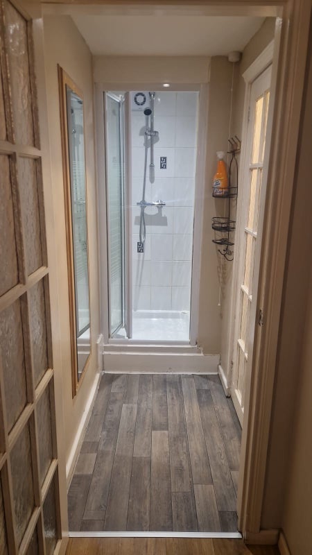 Flat Ridgeside in Crawley
