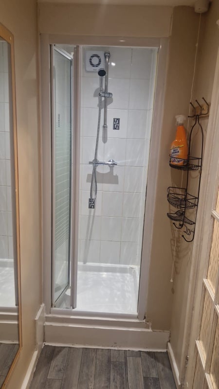 Flat Ridgeside in Crawley