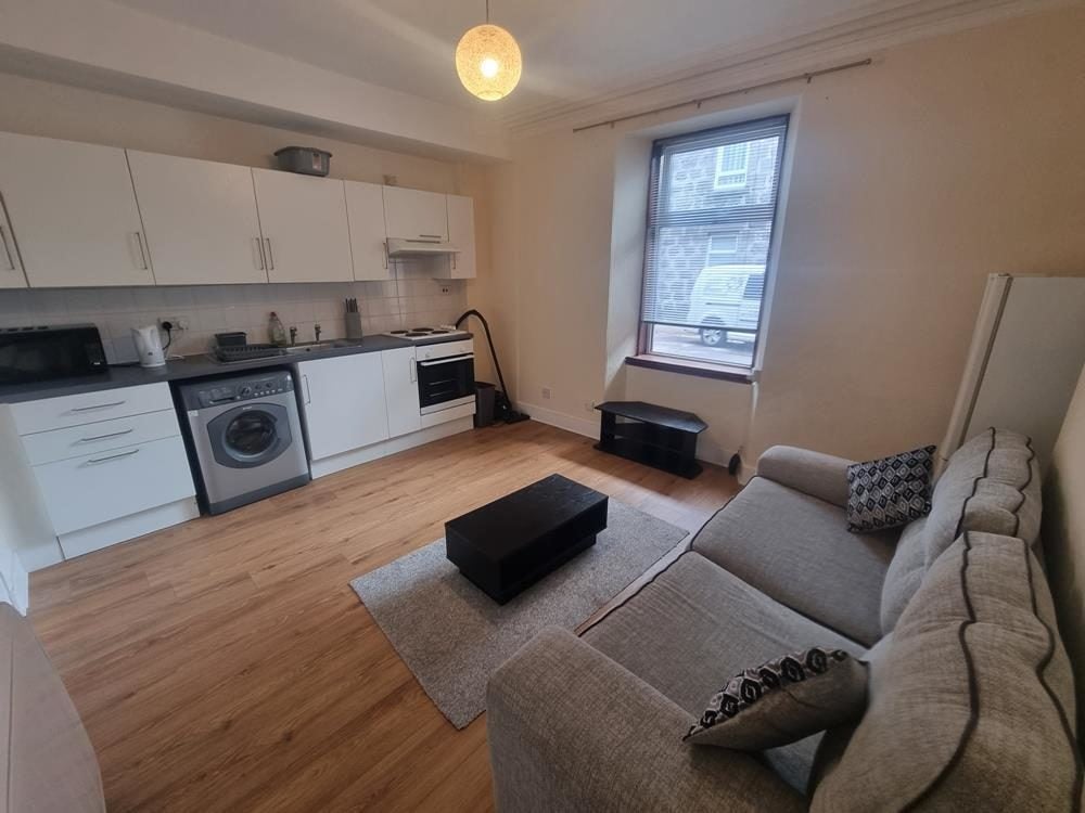 Flat Colville Place in Aberdeen City