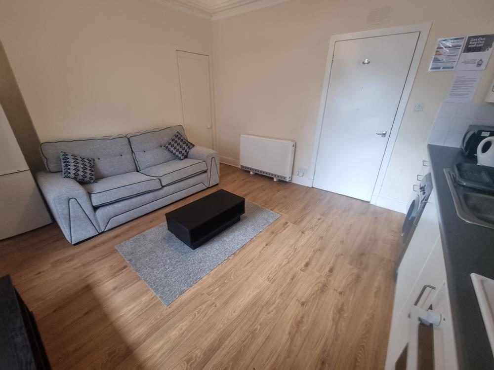 Flat Colville Place in Aberdeen City