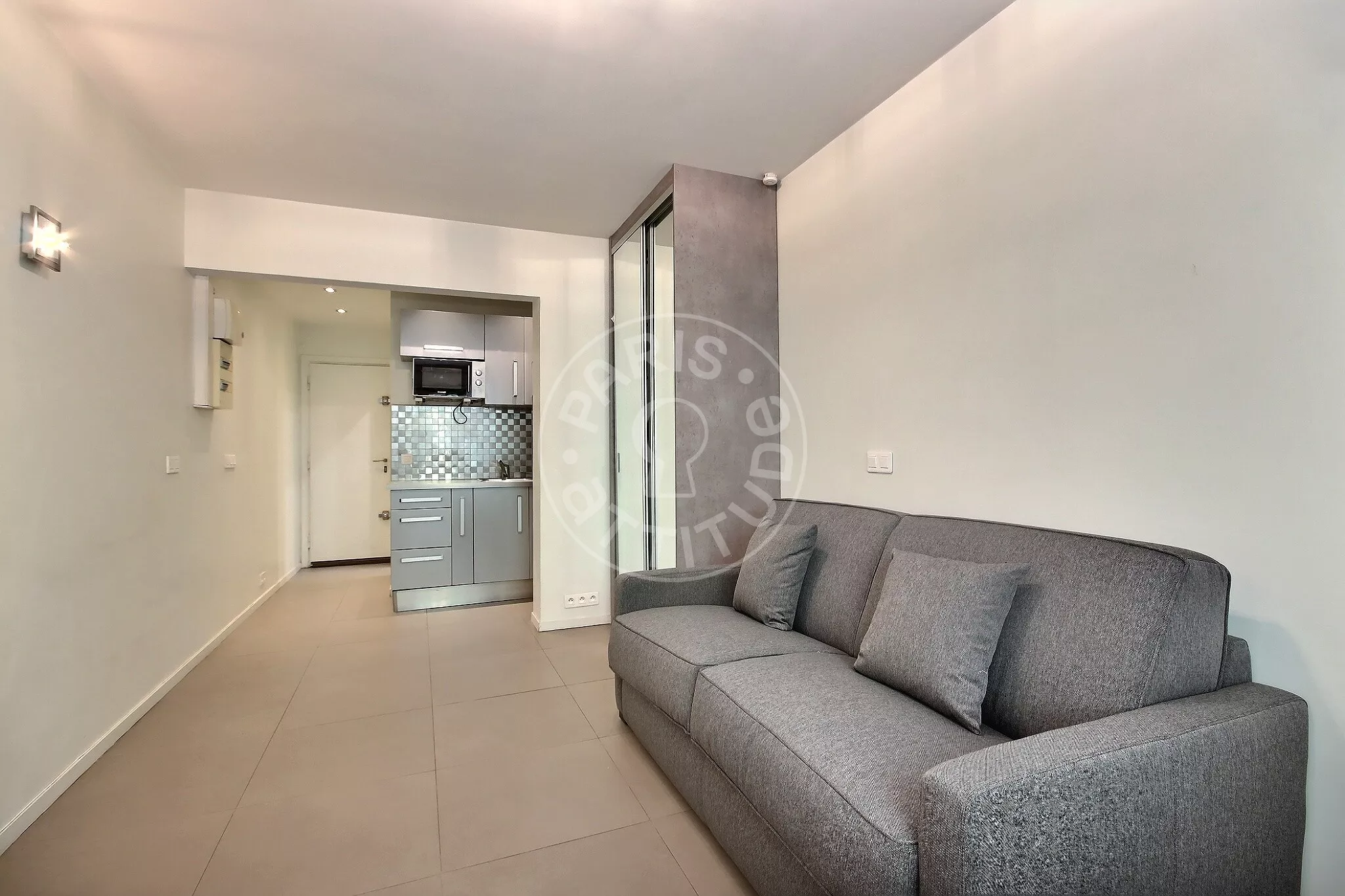 Appartement Avenue Raymond Poincaré à Paris