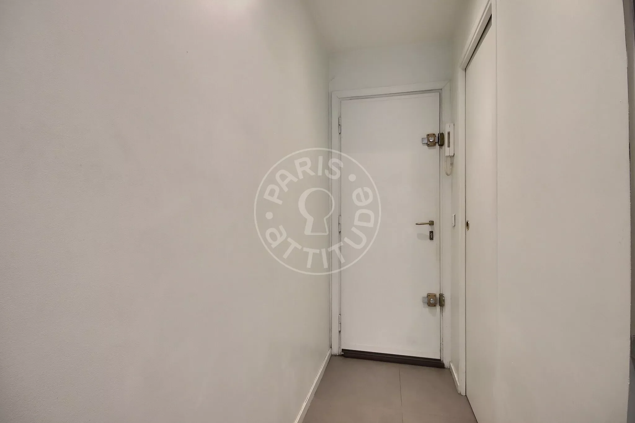 Appartement Avenue Raymond Poincaré à Paris