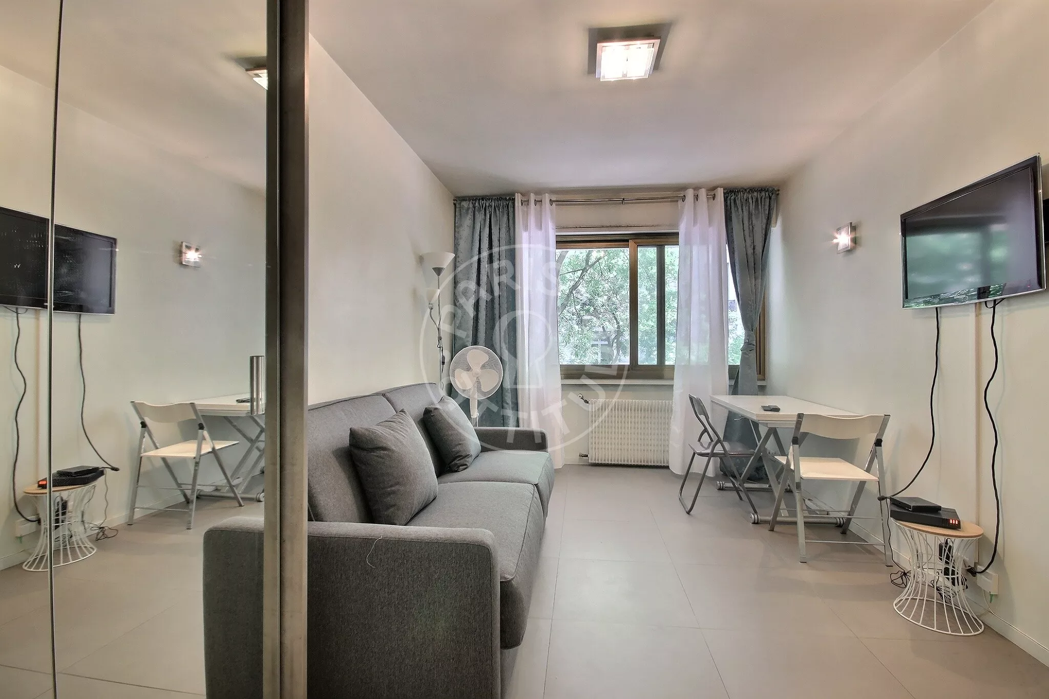 Appartement Avenue Raymond Poincaré à Paris