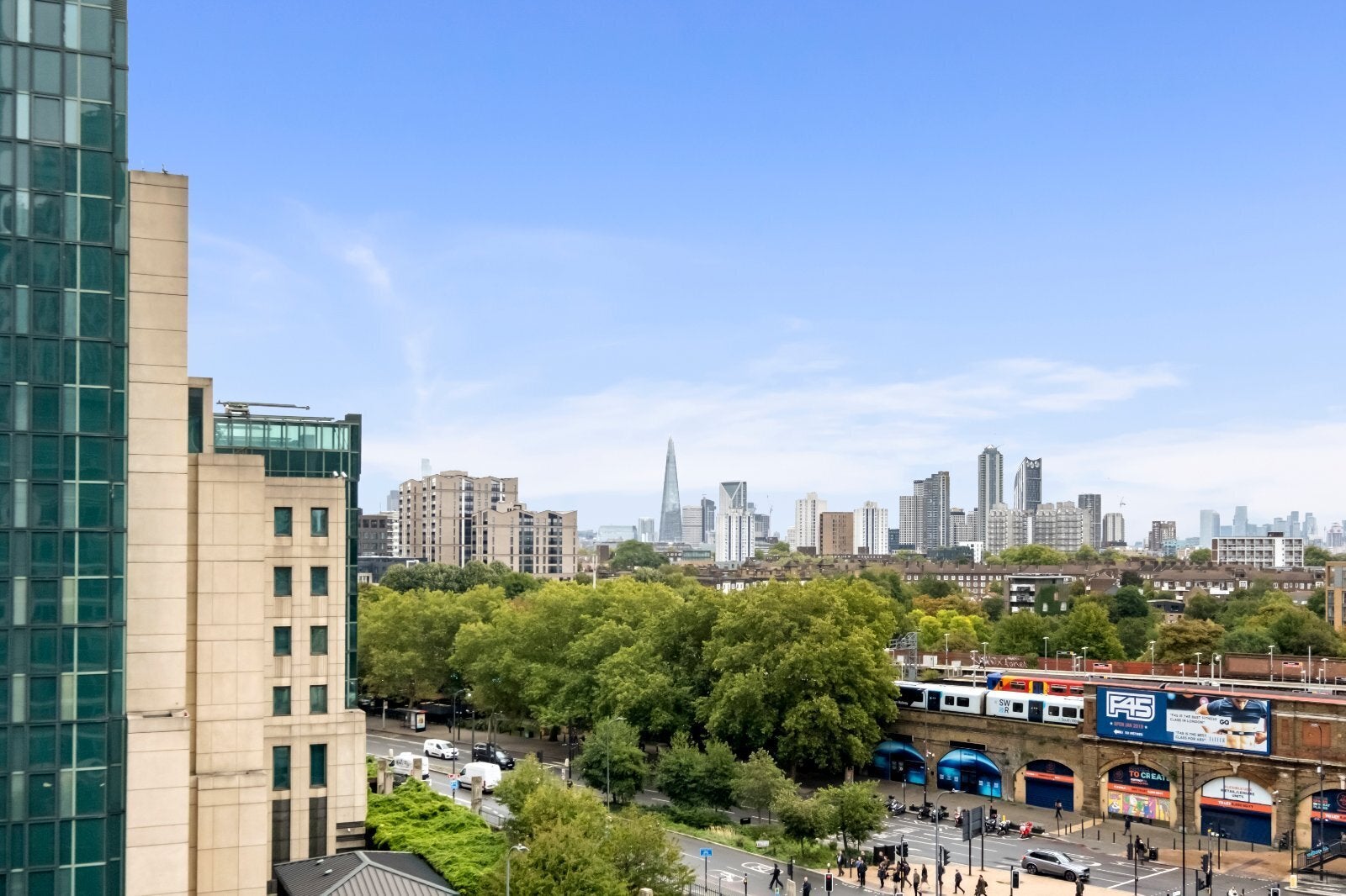 Flat Bridgefoot in Greater London