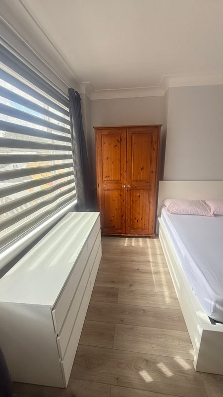Room Camdale Road in Greater London