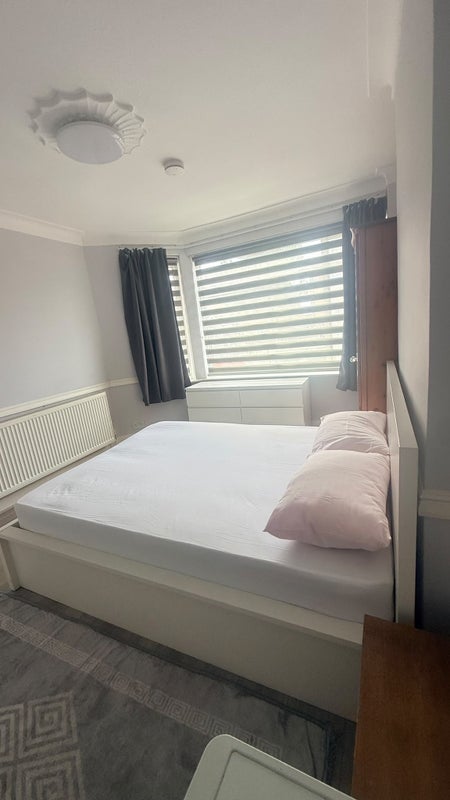 Room Camdale Road in Greater London