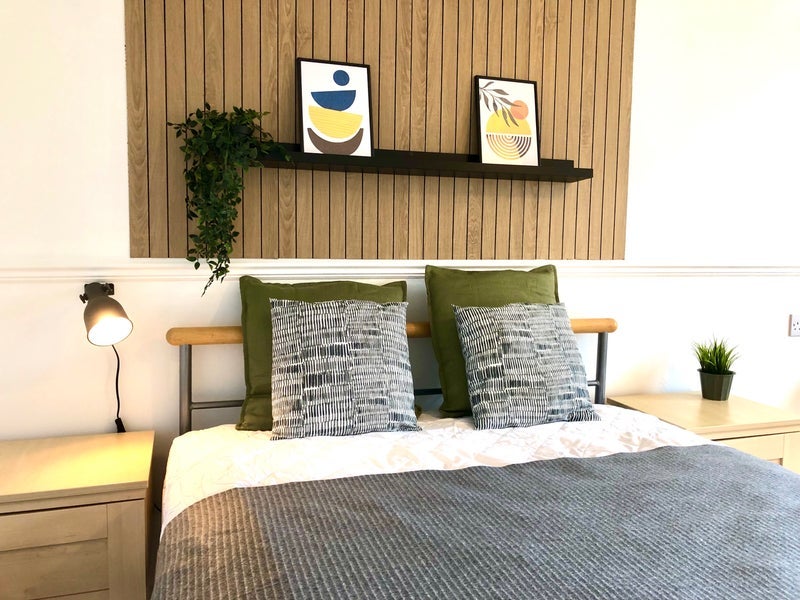 Room Wimborne Road in Poole