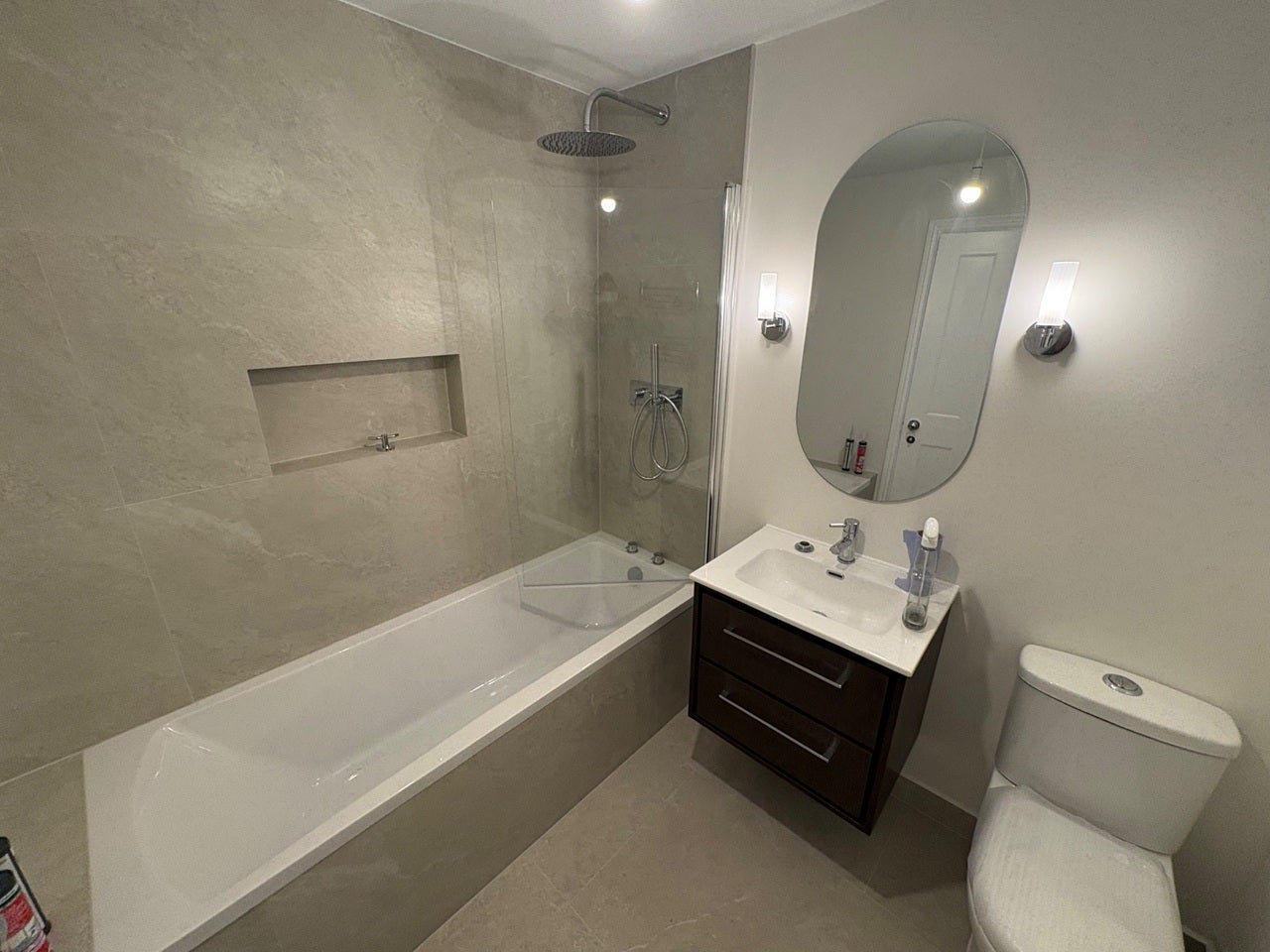 Flat Gauden Road in Greater London