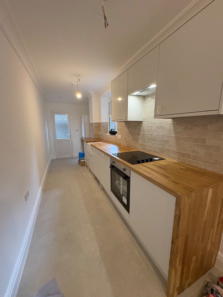 Flat Gauden Road in Greater London