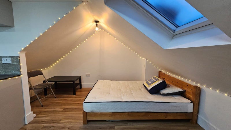 Room Baylis Road in Slough
