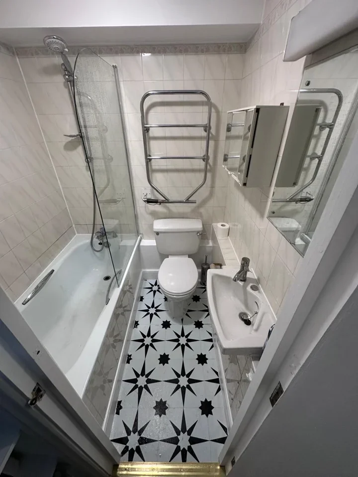 Flat Lucan Place in Greater London