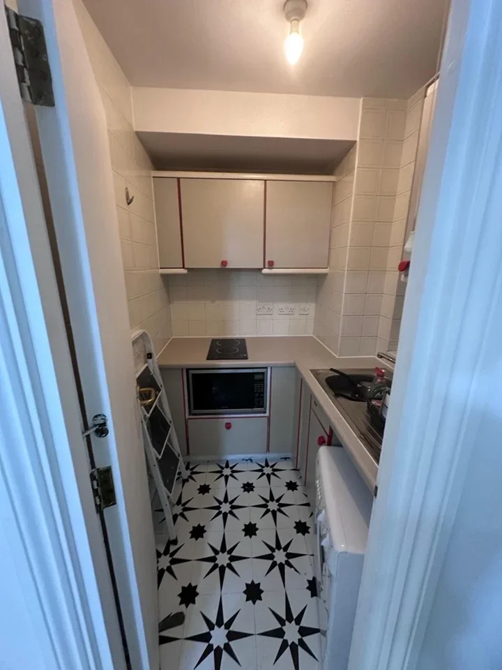 Flat Lucan Place in Greater London
