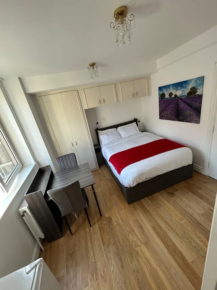 Flat Lucan Place in Greater London