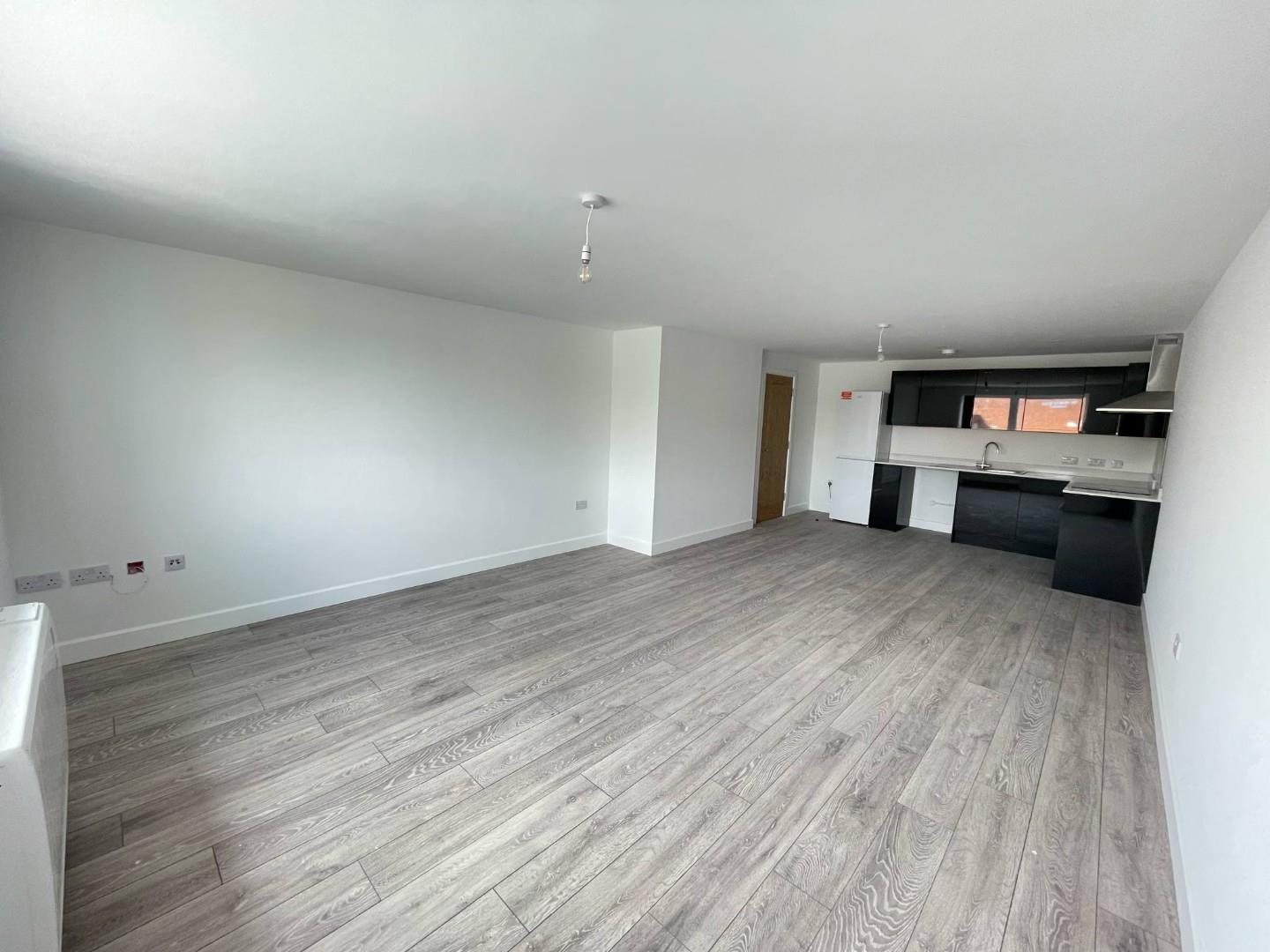 Flat Wellington Way in Waterlooville