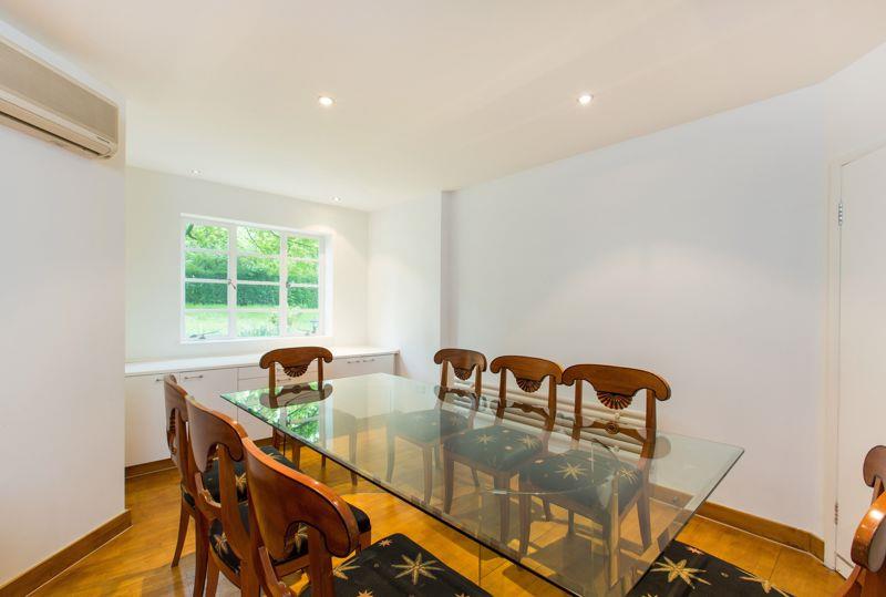 House Carlyle Close in Greater London