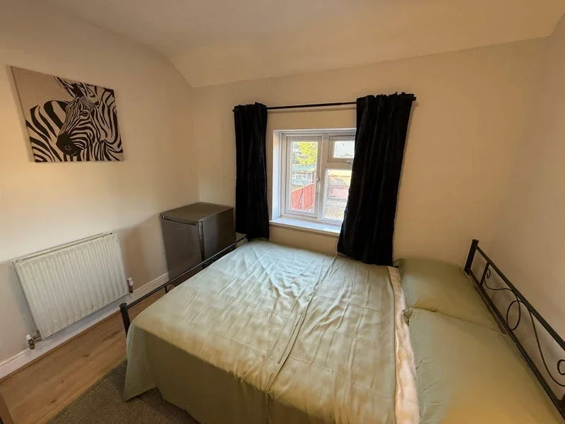 Room Avon Road in Greater London